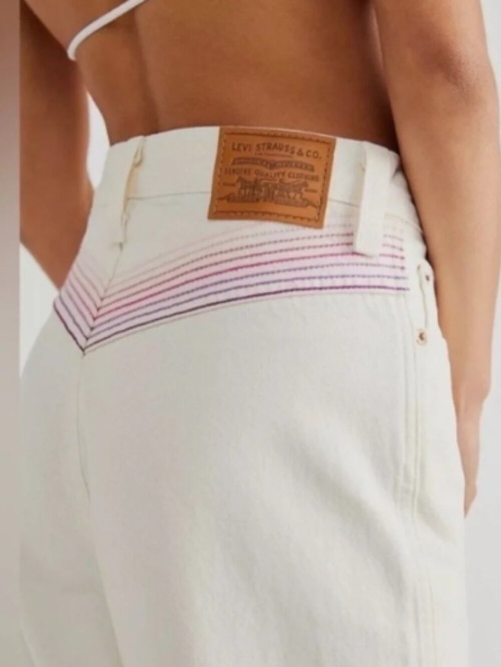 Levis Ribcage Straight Ankle Jeans in Chasing Rainbows Cream Sz 27 - Picture 9 of 10